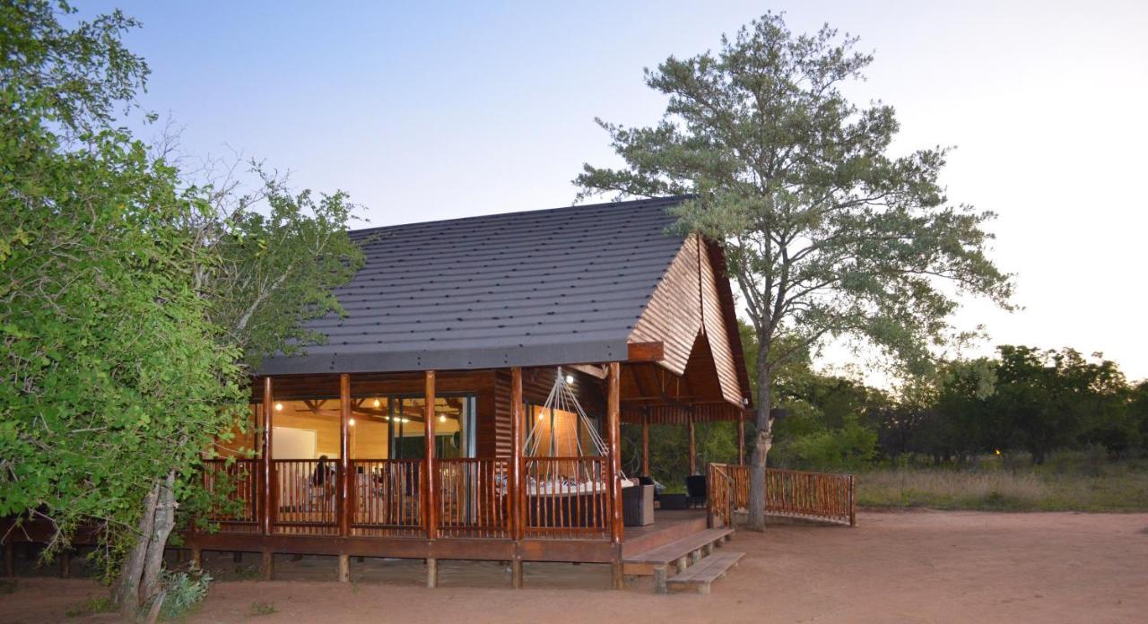 Pezulu Tree House Lodge Hoedspruit Exteriör bild
