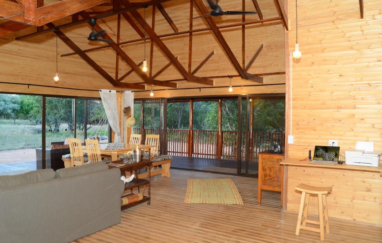 Pezulu Tree House Lodge Hoedspruit Exteriör bild