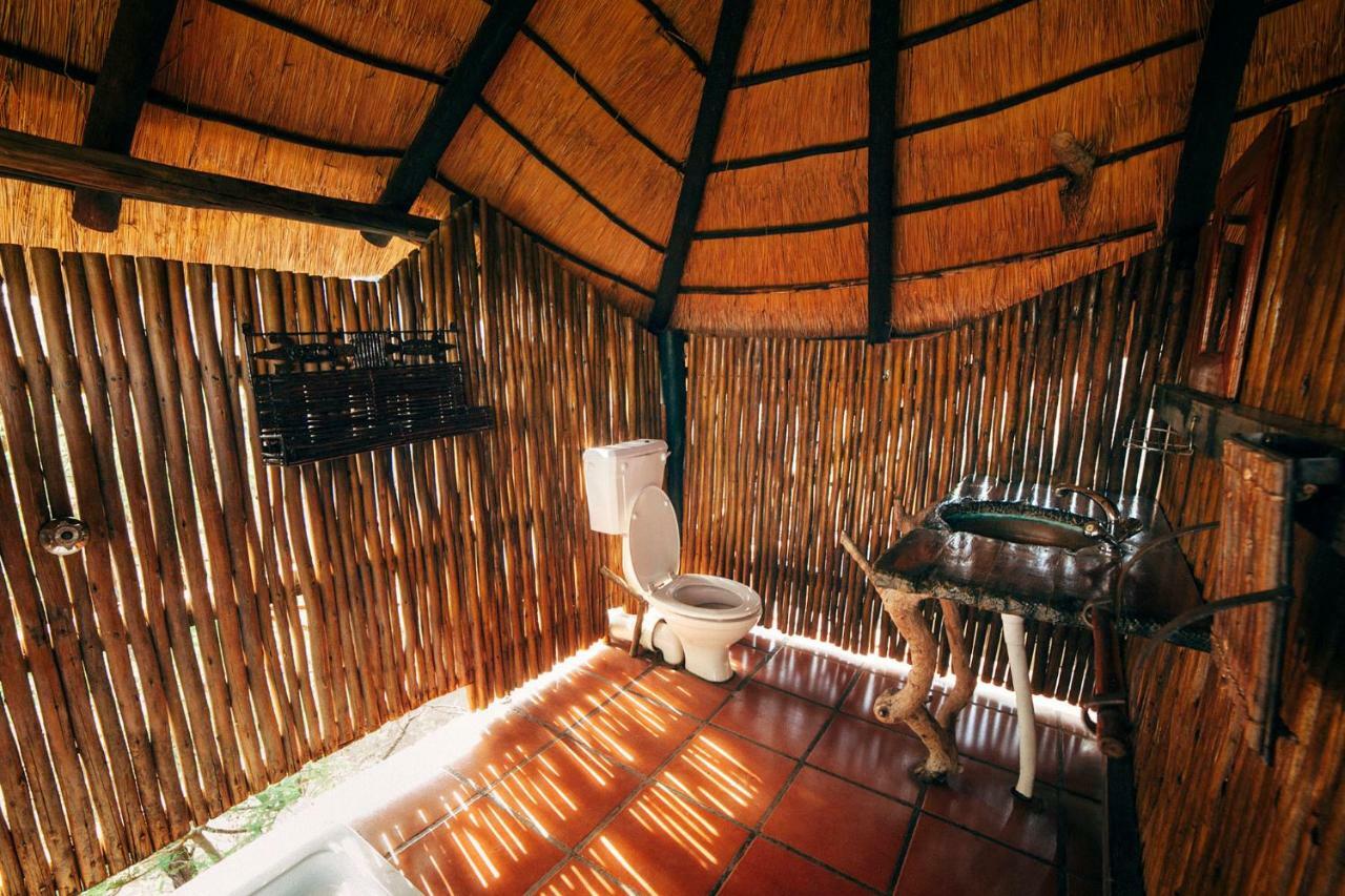 Pezulu Tree House Lodge Hoedspruit Exteriör bild